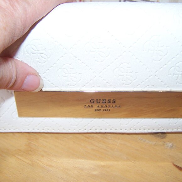 Guess Wallet - Picture 5 of 5